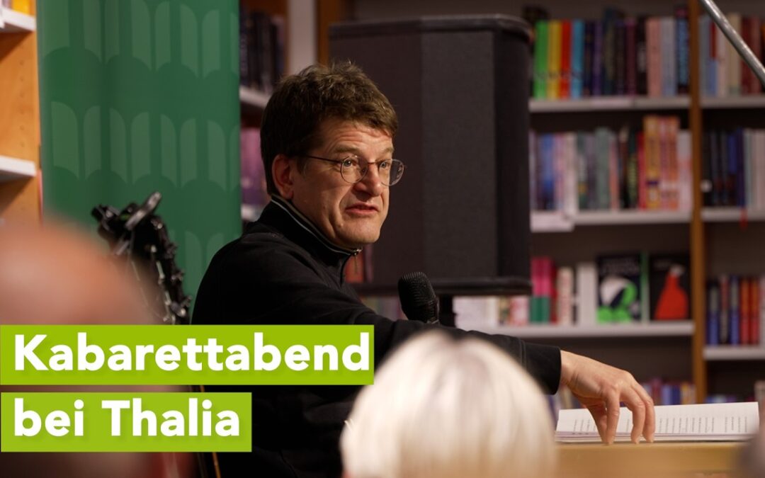 Kabarettist Nils Heinrich begeistert Besucher:innen der Thalia Buchhandlung Schwerin